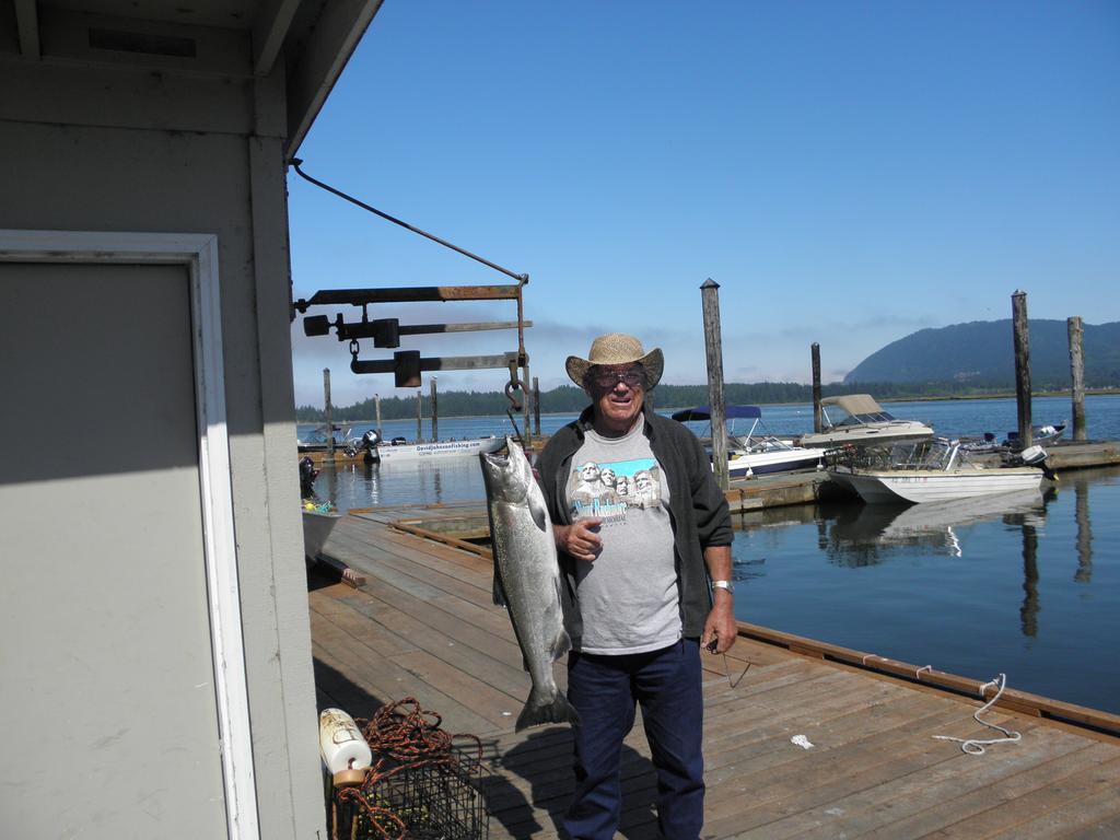 Paradise Cove Rv Resort & Marina Rockaway Beach Exterior photo